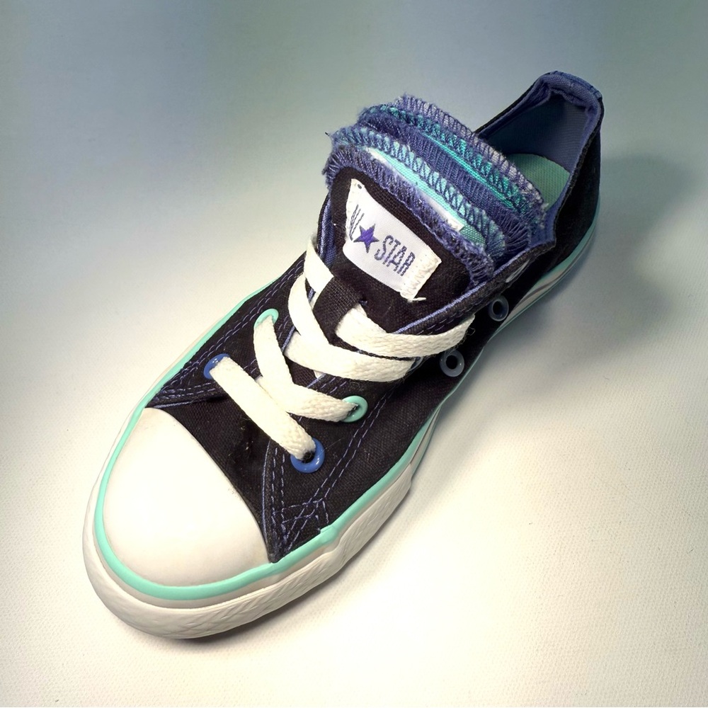 Converse All Star Chuck Taylor Blue Multi-Layer Tongue Sneakers. Junior Size 1.
